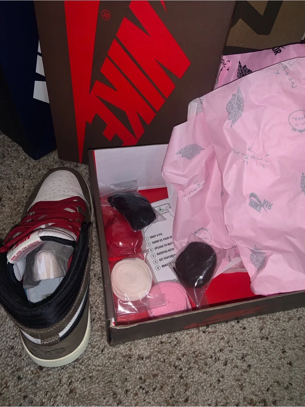 Travis scott AJ1 Nike High-Top Sneakers in Pink, Black, White, Brown
